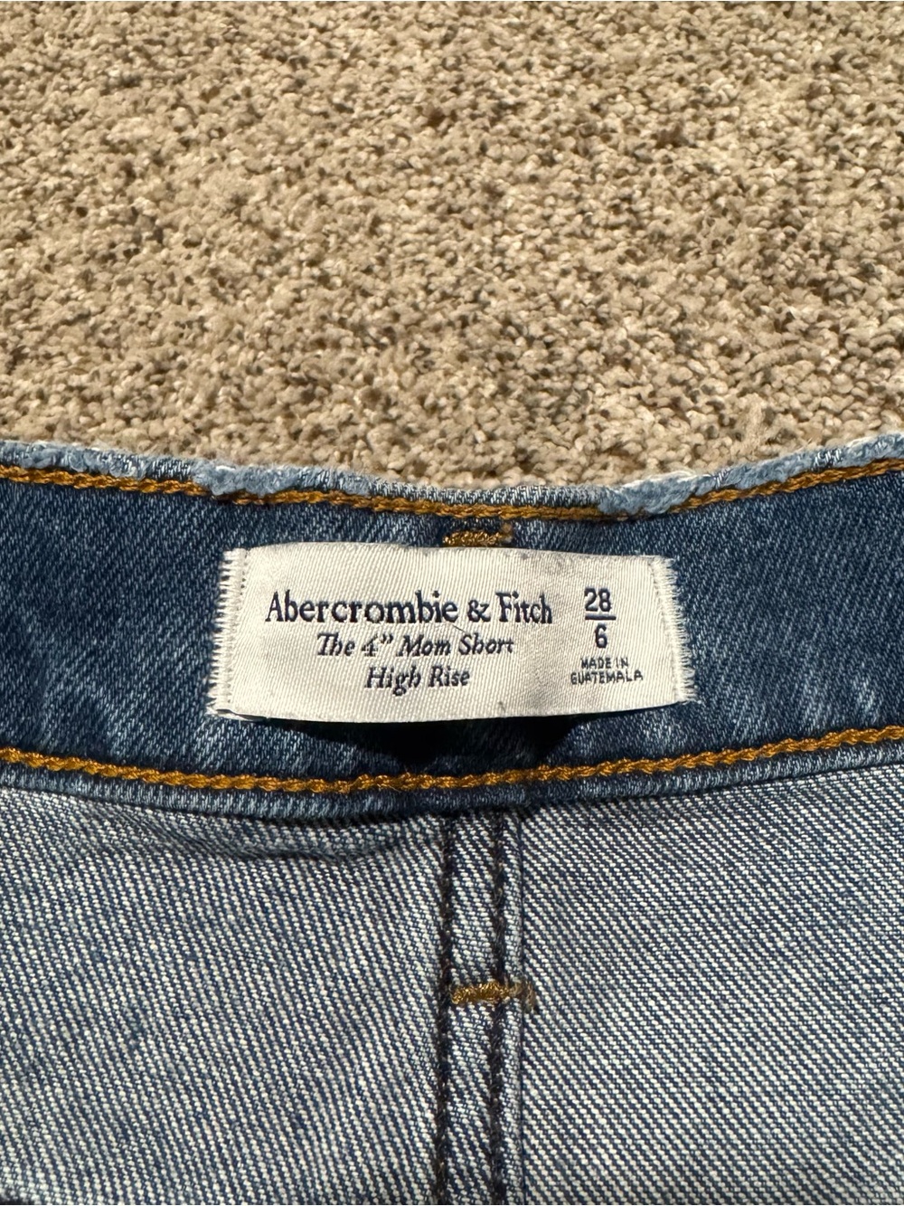 A&F 4” Mom Short High Rise - Picture 4 of 4